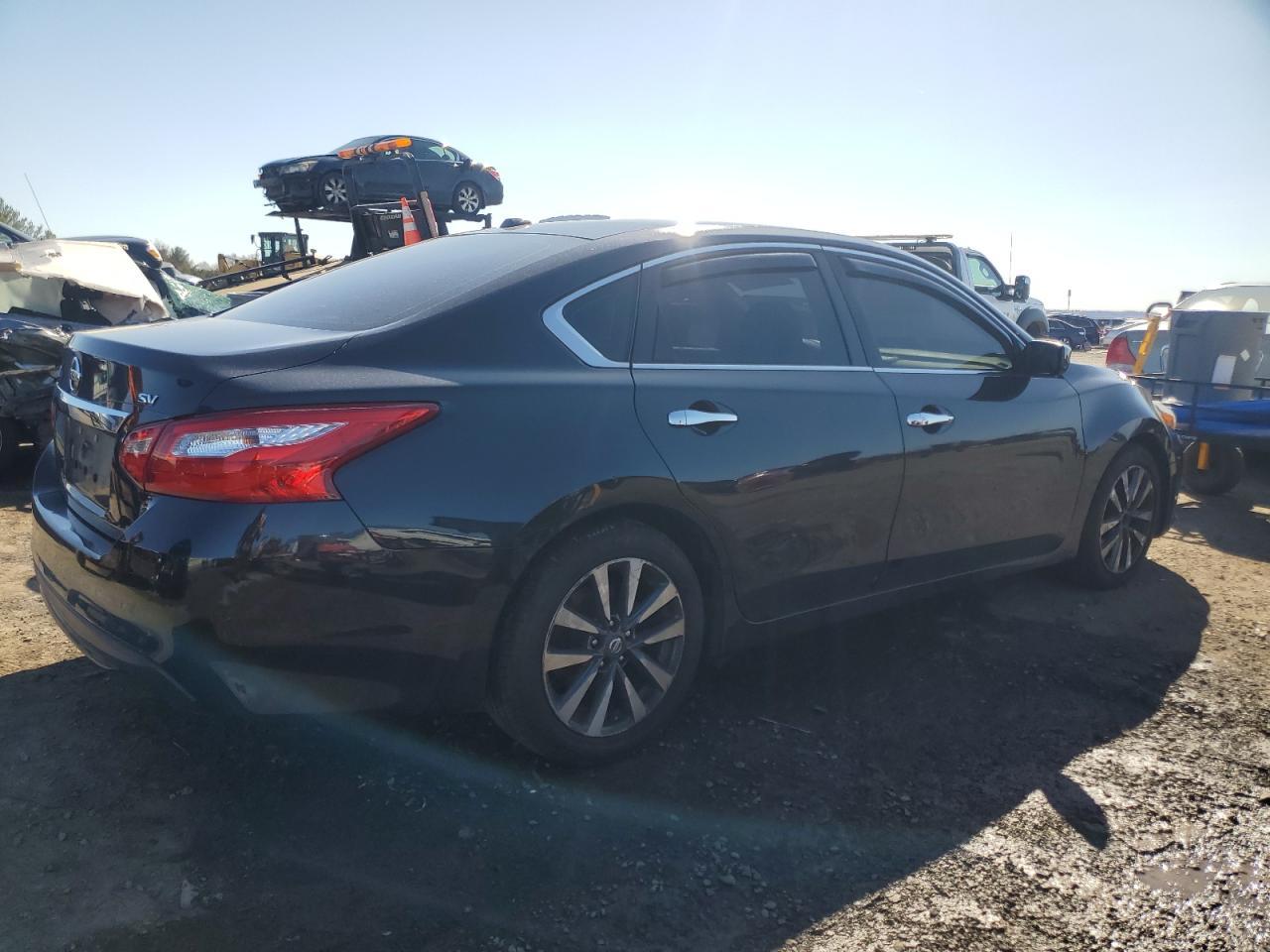 2017 NISSAN ALTIMA 2.5 - Фото 3
