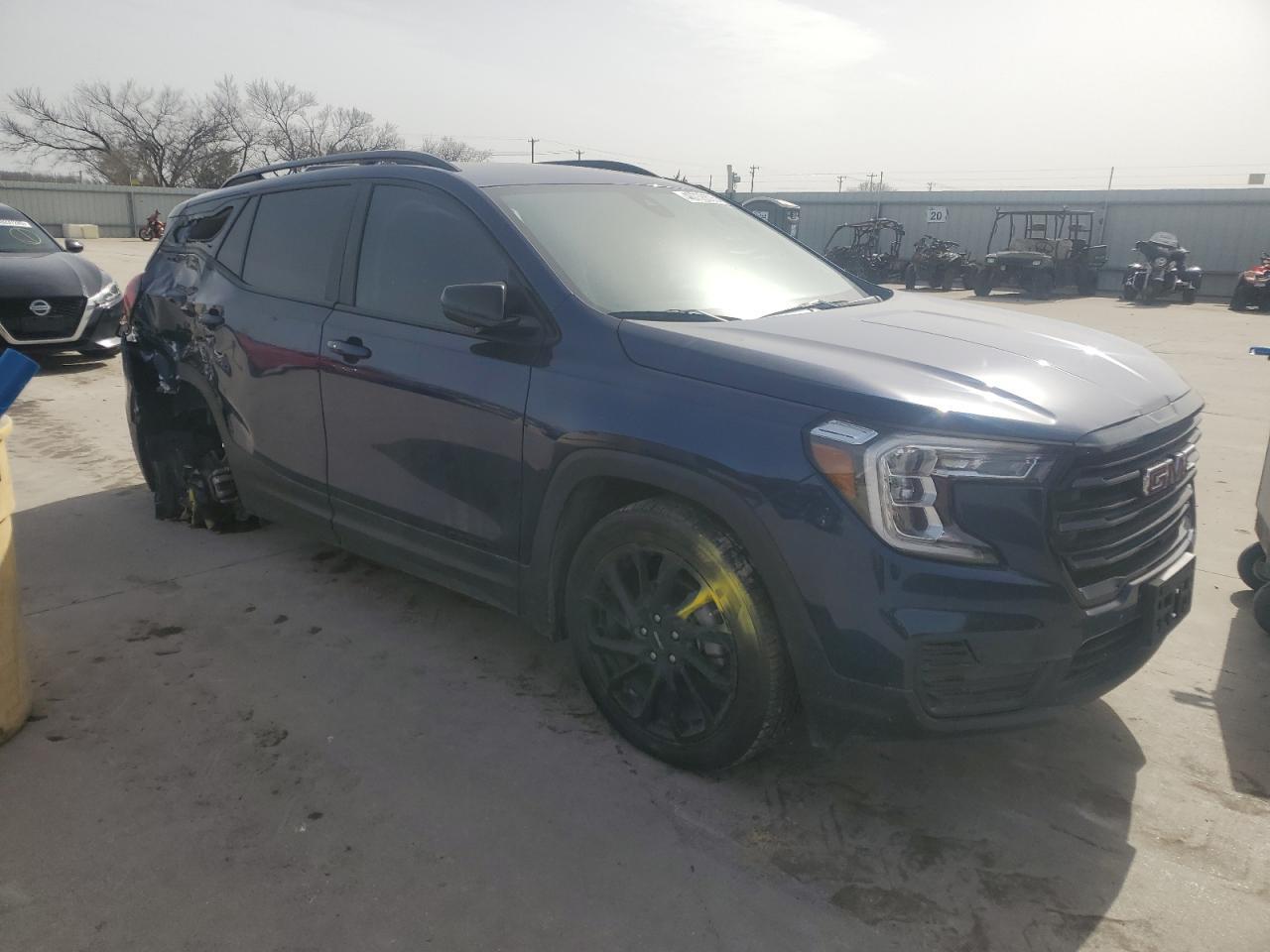 2023 GMC TERRAIN SL - Image 4