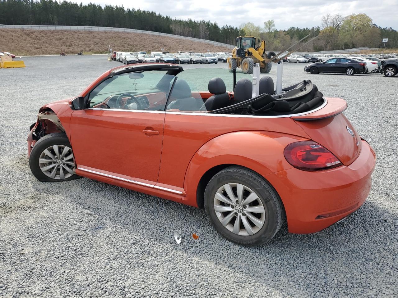 2019 VOLKSWAGEN BEETLE S - Фото 2