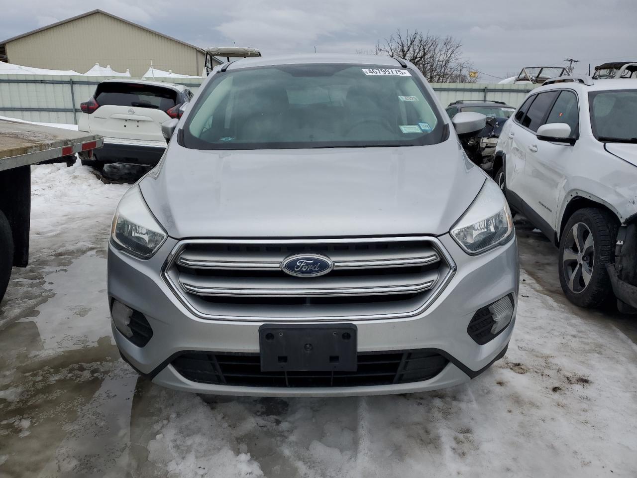 2017 FORD ESCAPE SE - Image 5