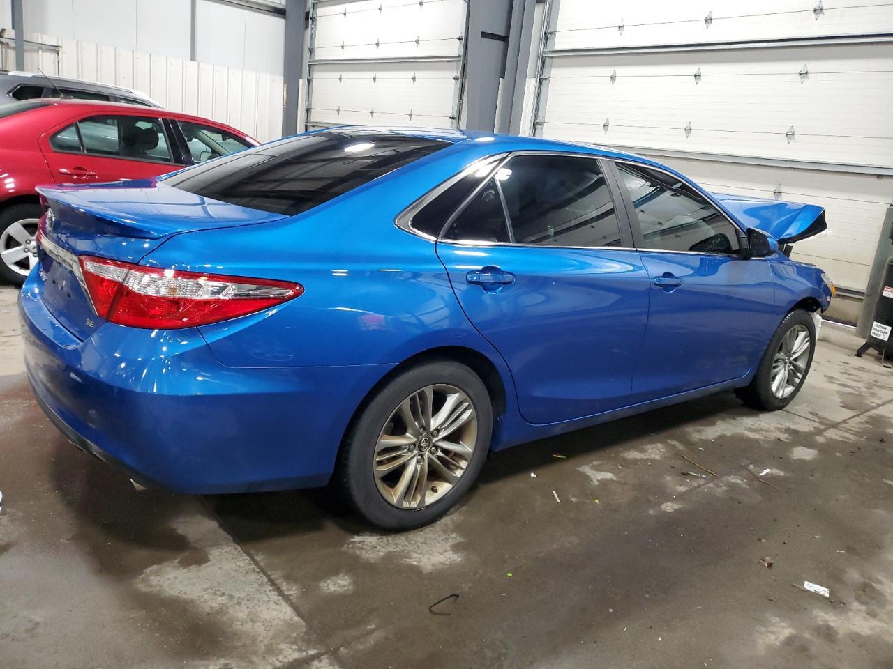 2017 TOYOTA CAMRY LE - Фото 3