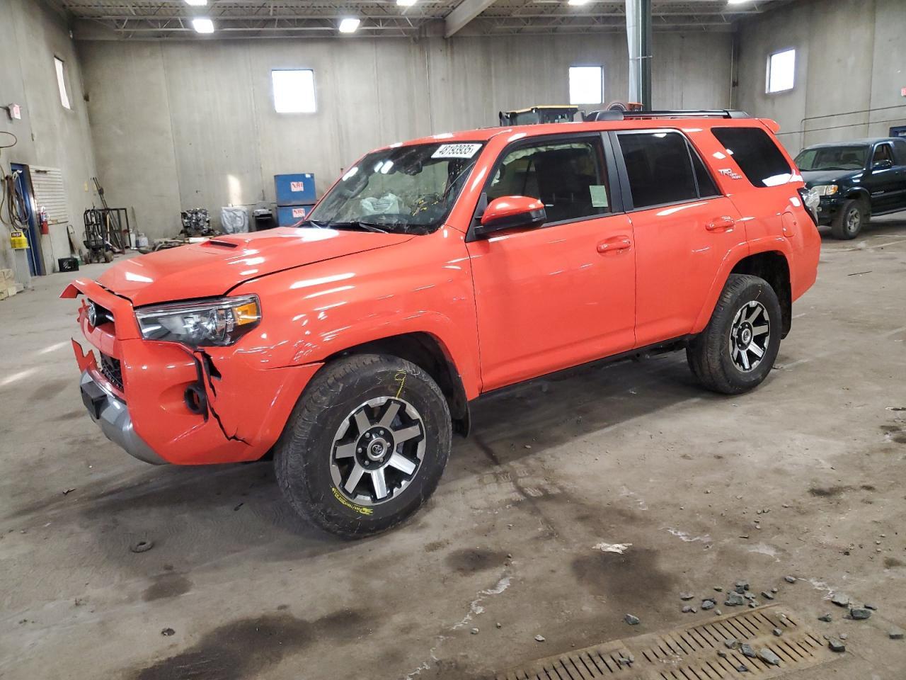 2024 TOYOTA 4RUNNER SR