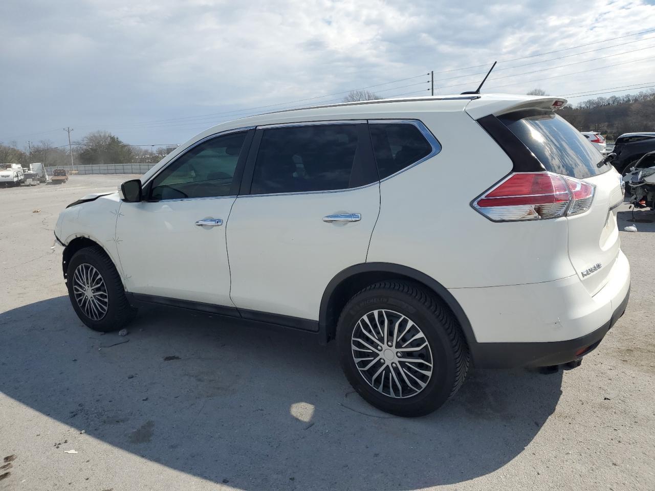 2015 NISSAN ROGUE S - Фото 2