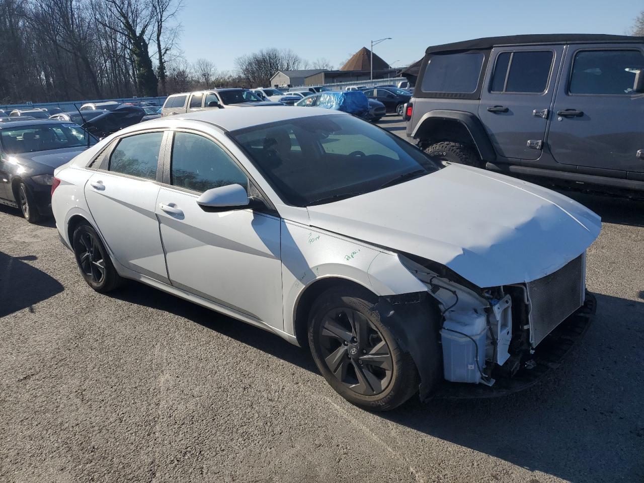 2022 HYUNDAI ELANTRA SE - Фото 4