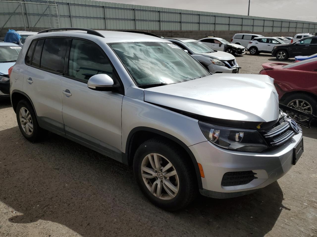 2015 VOLKSWAGEN TIGUAN S - Фото 4