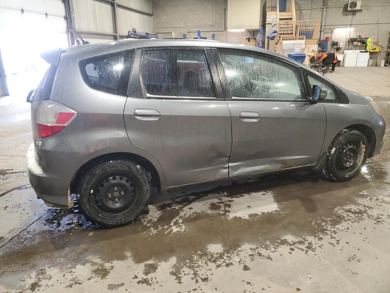 2011 HONDA FIT SPORT - Фото 3