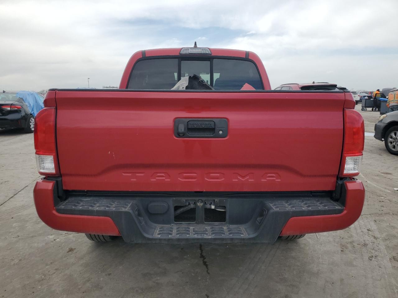 2017 TOYOTA TACOMA DOU - Фото 6