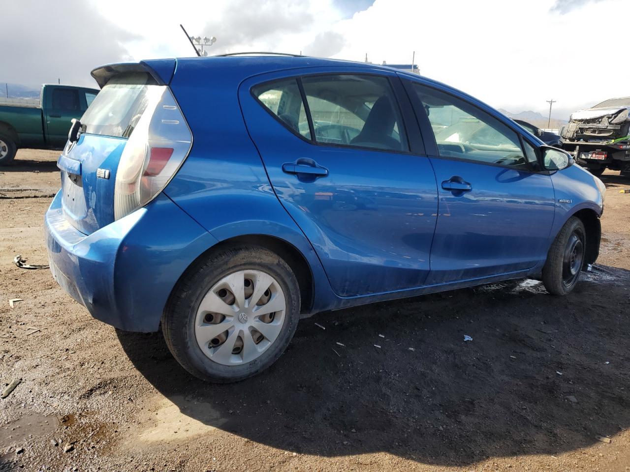 2013 TOYOTA PRIUS C - Image 3