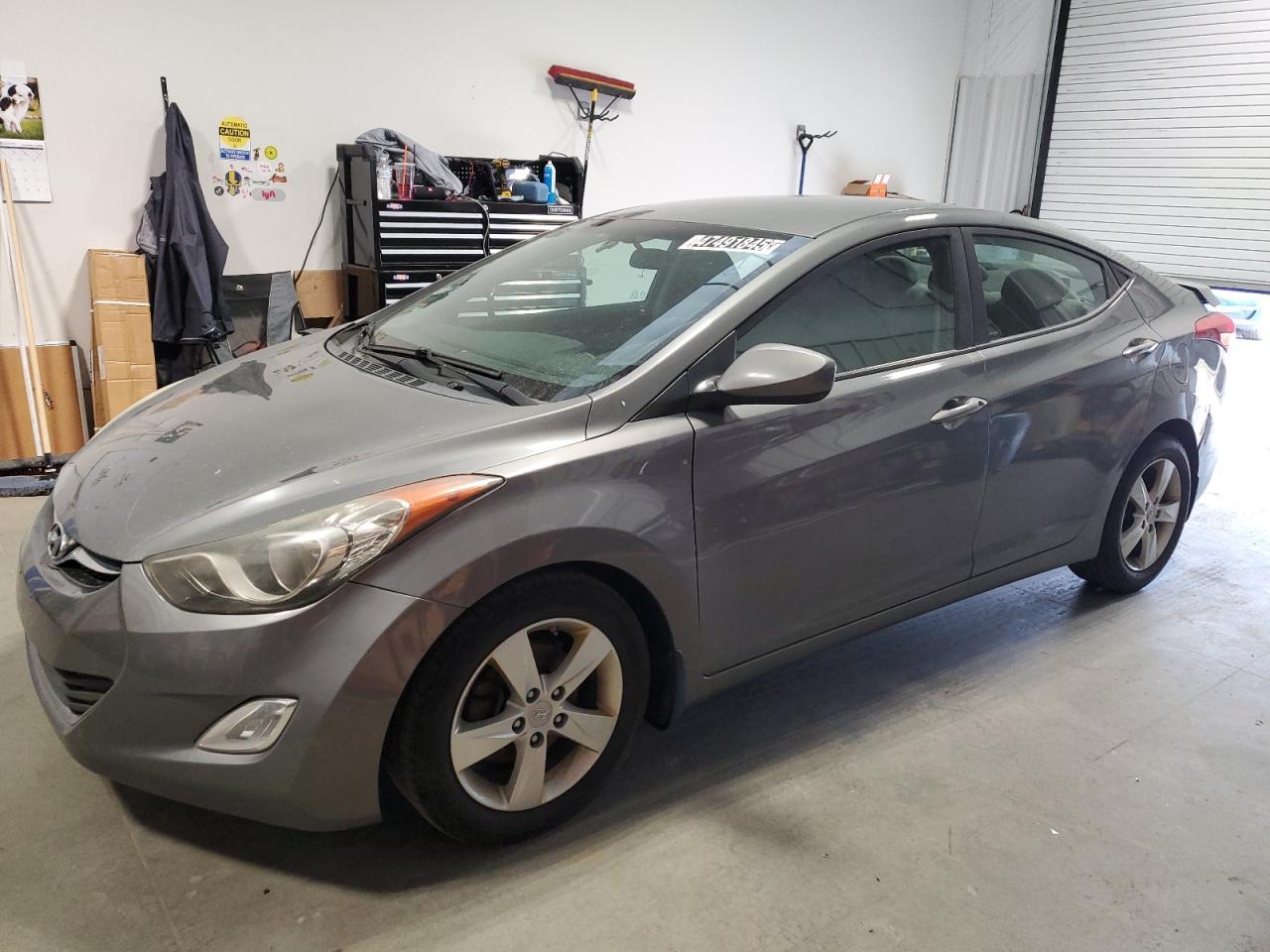 2013 HYUNDAI ELANTRA GL