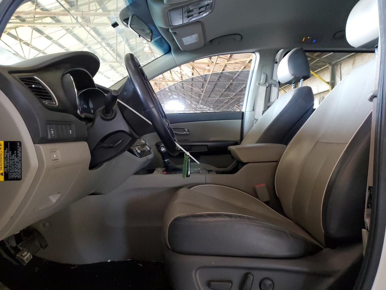 2016 KIA SEDONA LX - Image 7