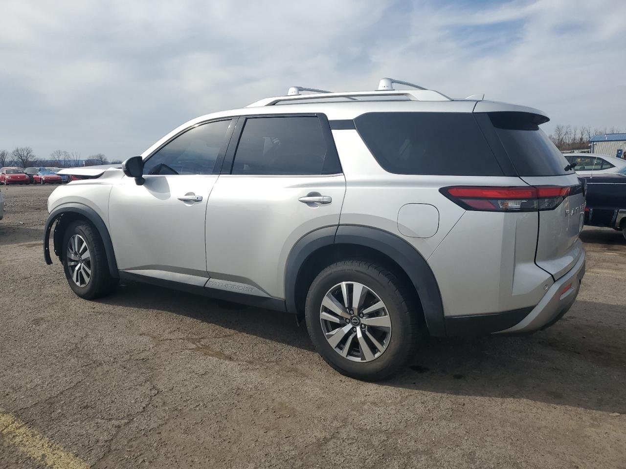 2023 NISSAN PATHFINDER - Image 2