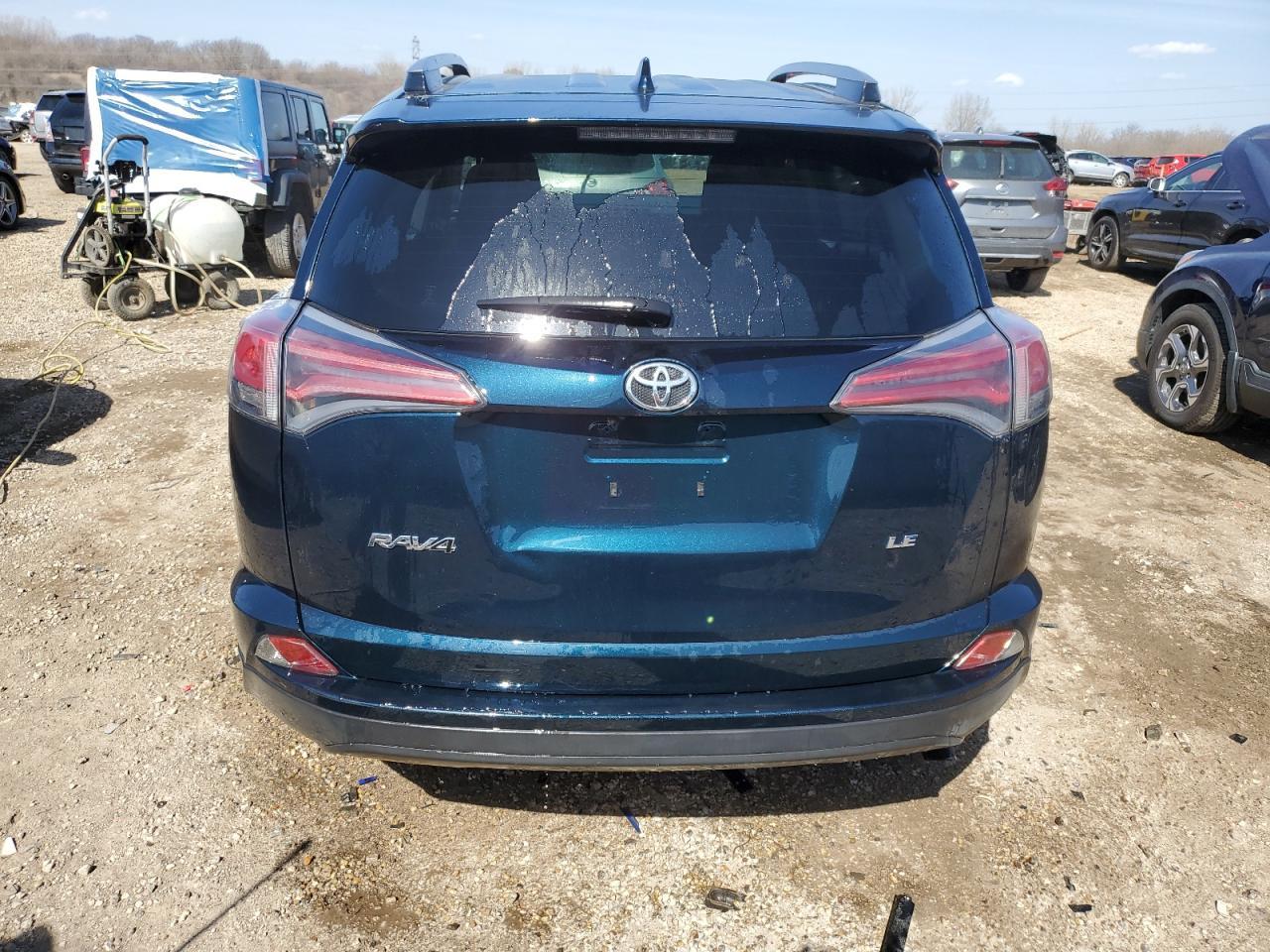 2017 TOYOTA RAV4 LE - Фото 6