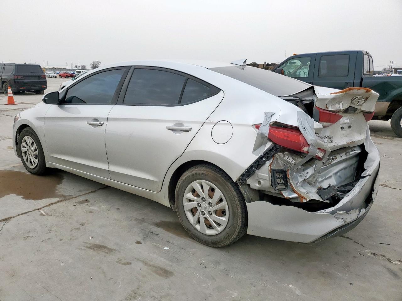 2018 HYUNDAI ELANTRA SE - Фото 2