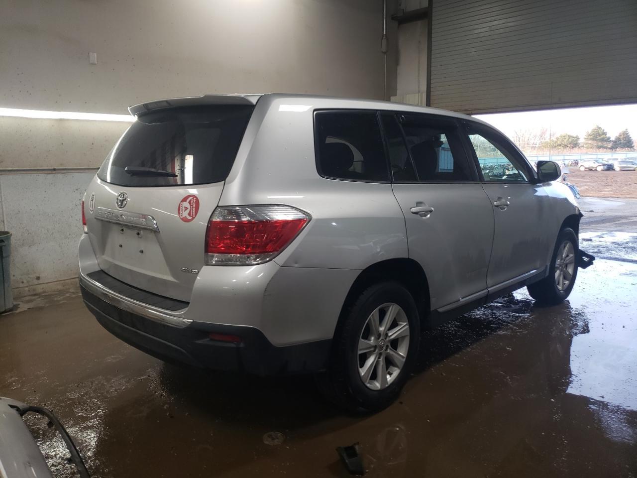 2011 TOYOTA HIGHLANDER - Image 3