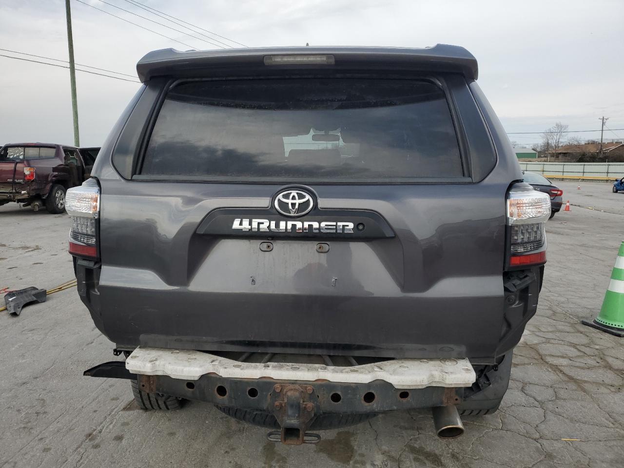 2018 TOYOTA 4RUNNER SR - Image 6