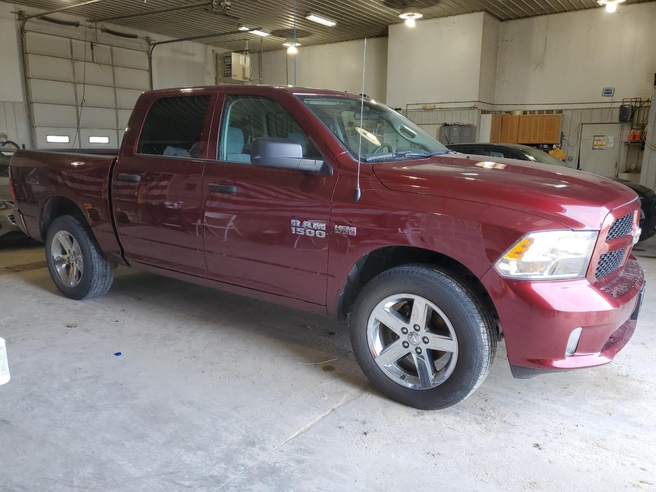 2017 RAM 1500 ST - Фото 4
