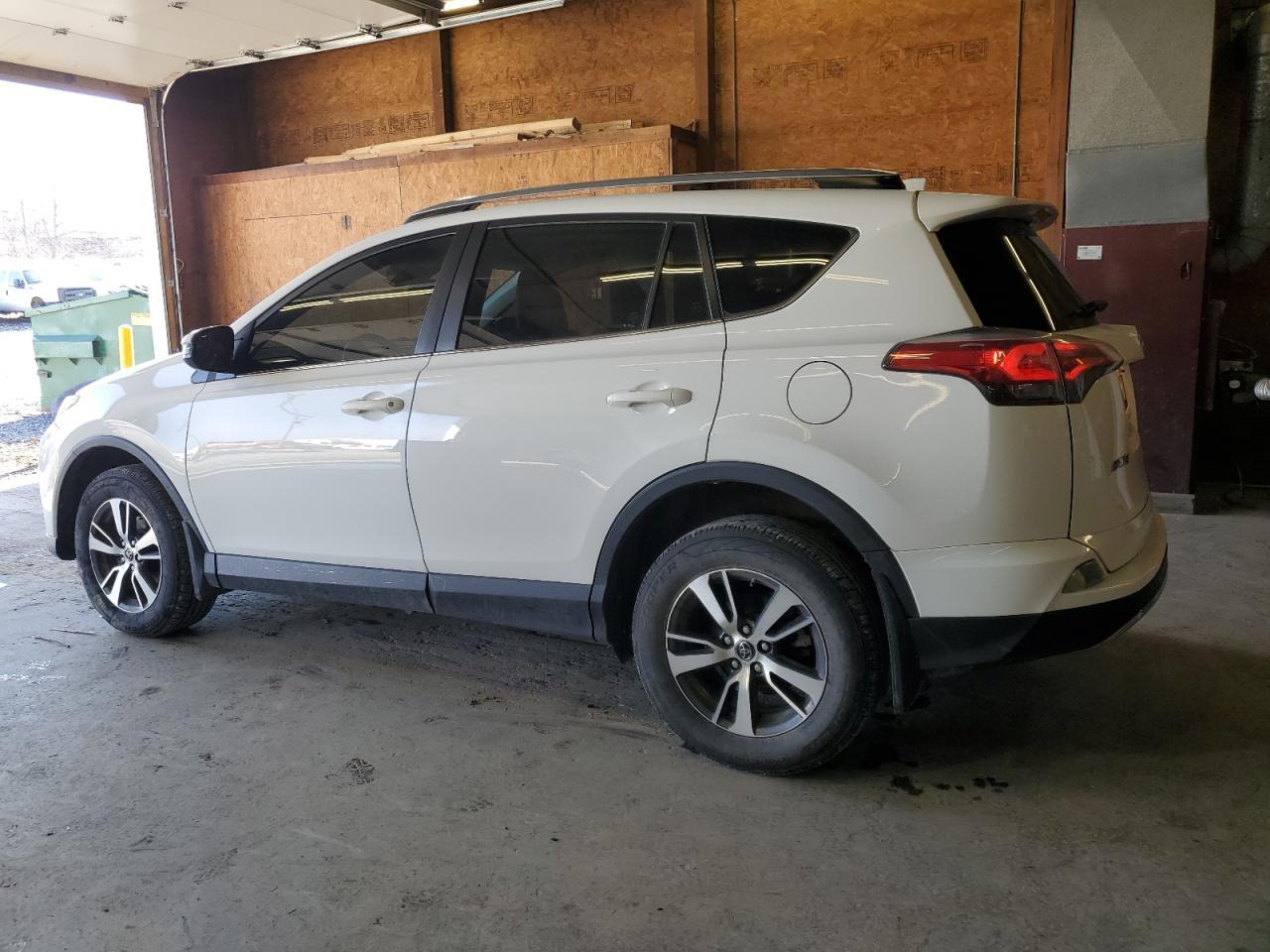 2017 TOYOTA RAV4 XLE - Image 2