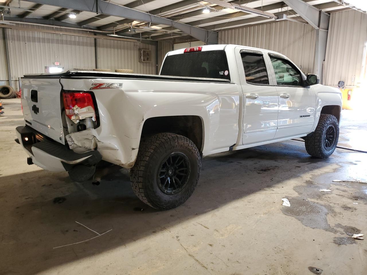 2017 CHEVROLET SILVERADO - Фото 3