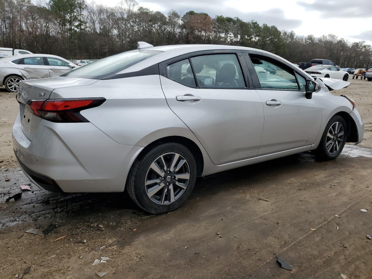 2021 NISSAN VERSA SV - Фото 3