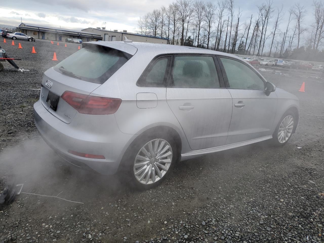 2016 AUDI A3 E-TRON - Image 3