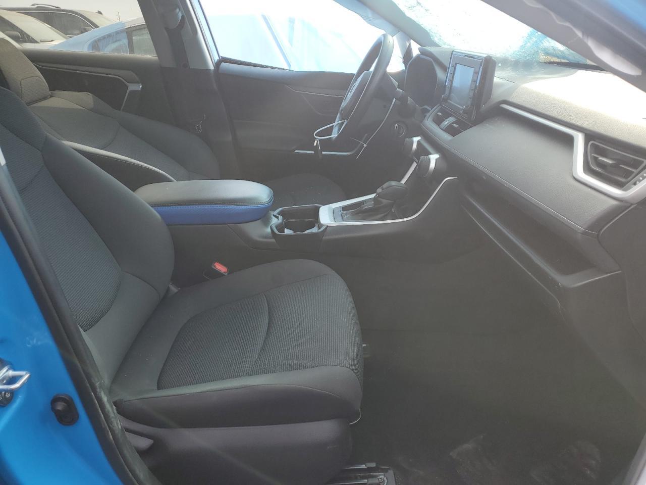 2021 TOYOTA RAV4 LE - Фото 7