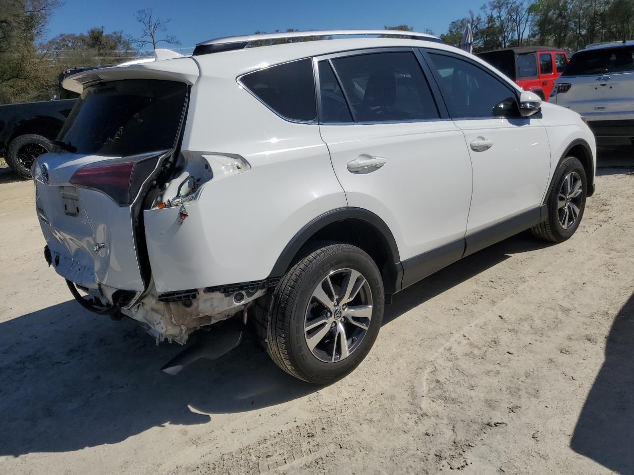 2016 TOYOTA RAV4 XLE - Фото 3
