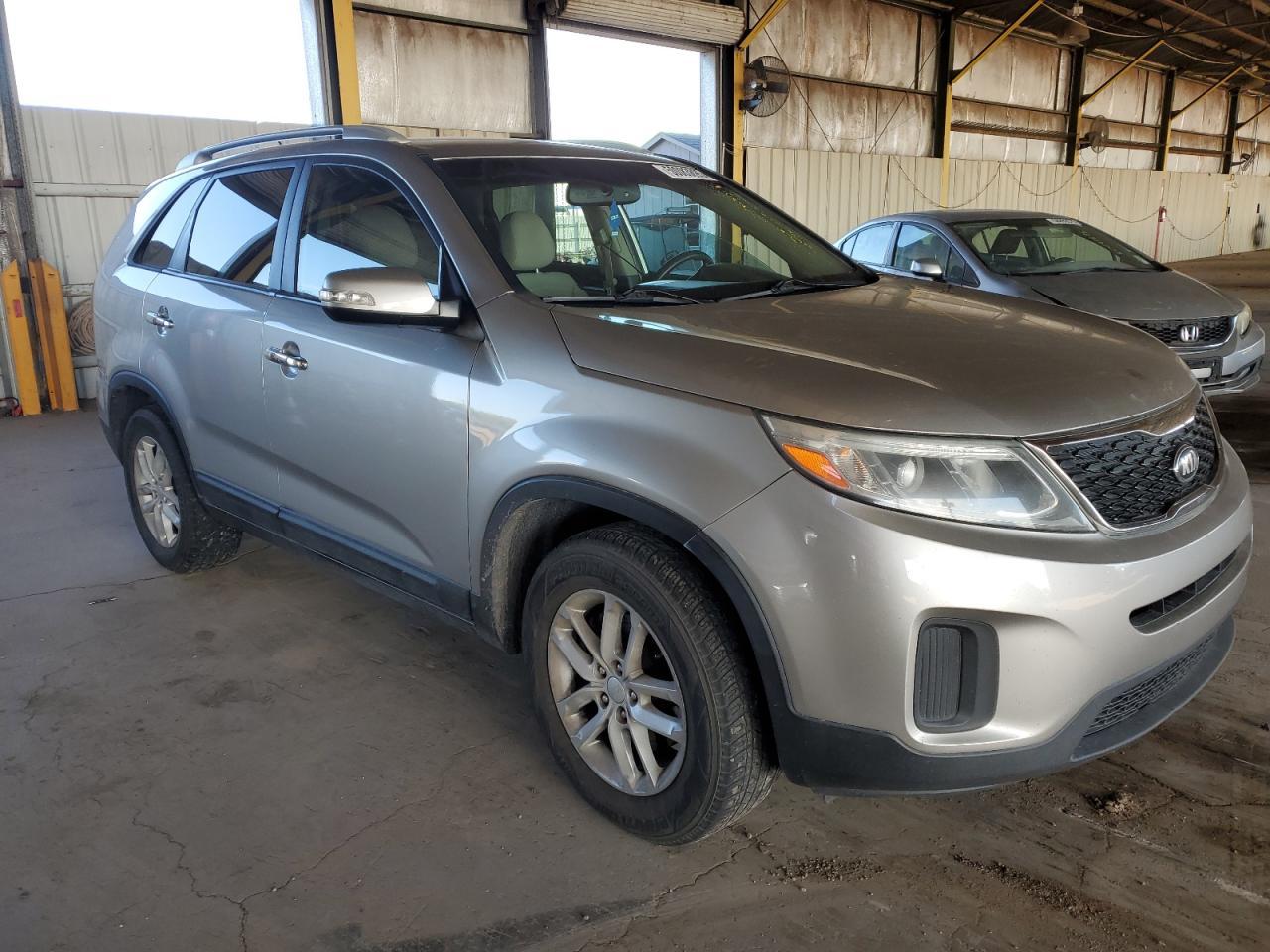 2014 KIA SORENTO LX - Image 4