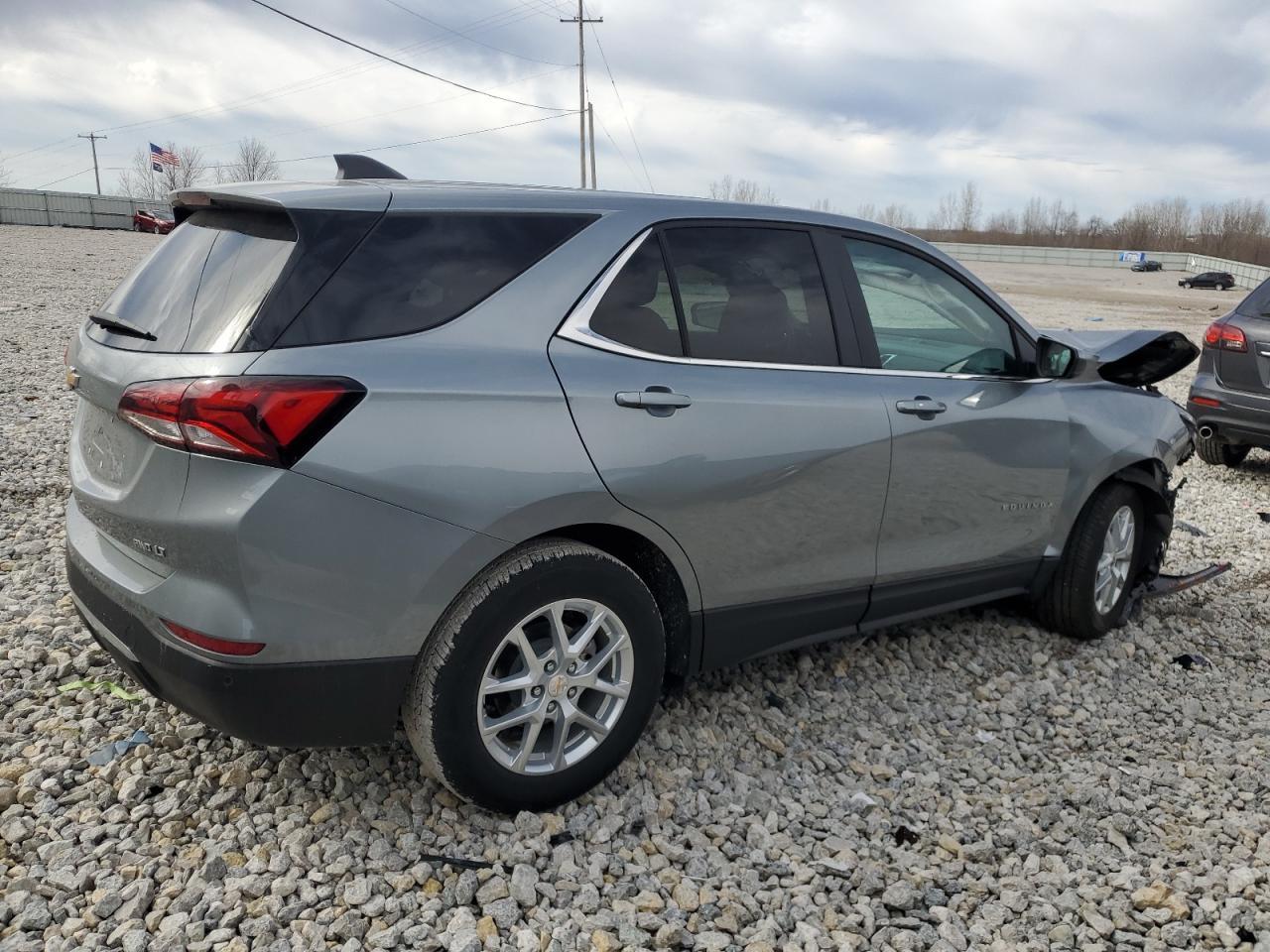 2024 CHEVROLET EQUINOX LT - Image 3