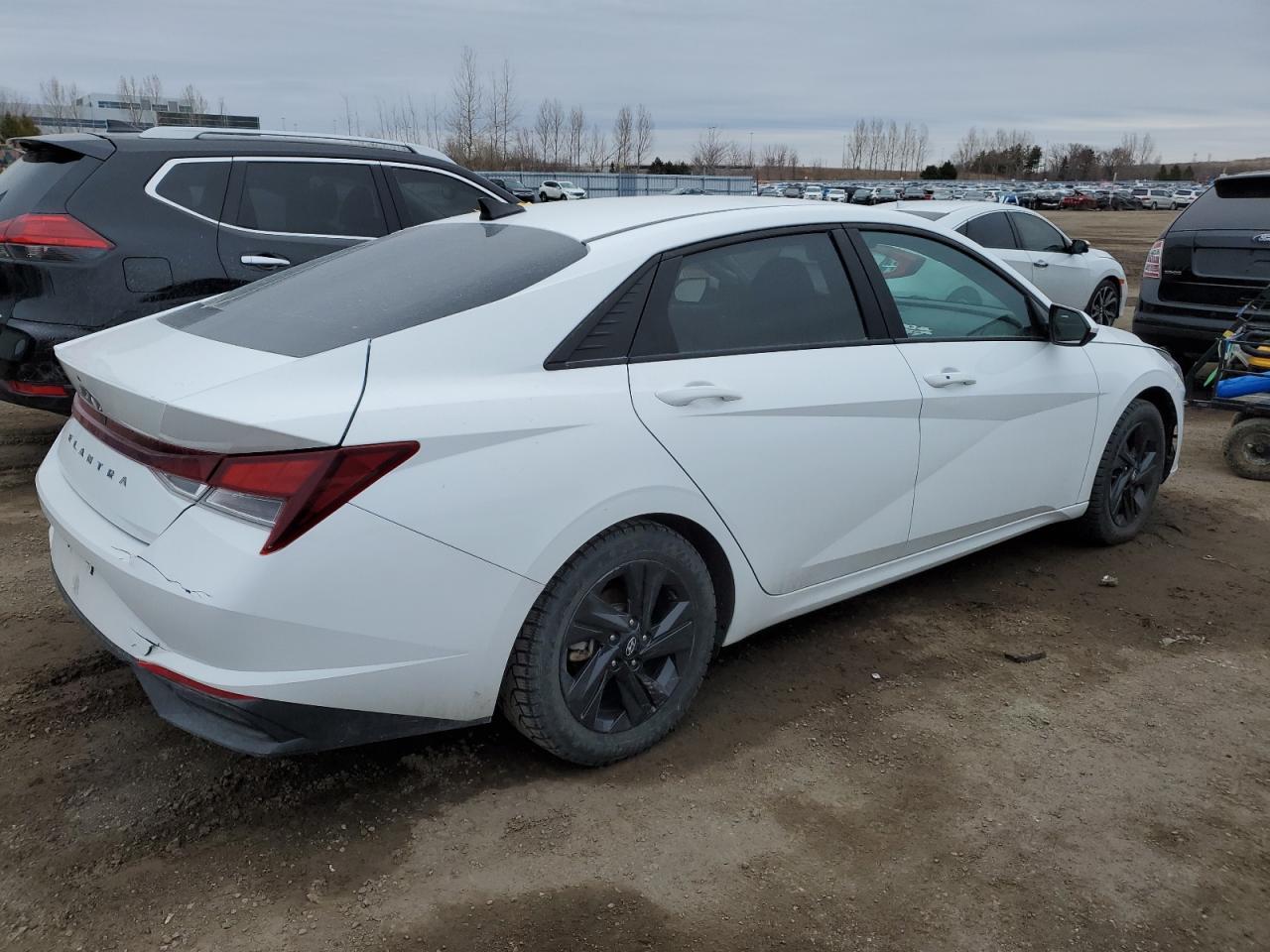 2022 HYUNDAI ELANTRA SE - Image 3