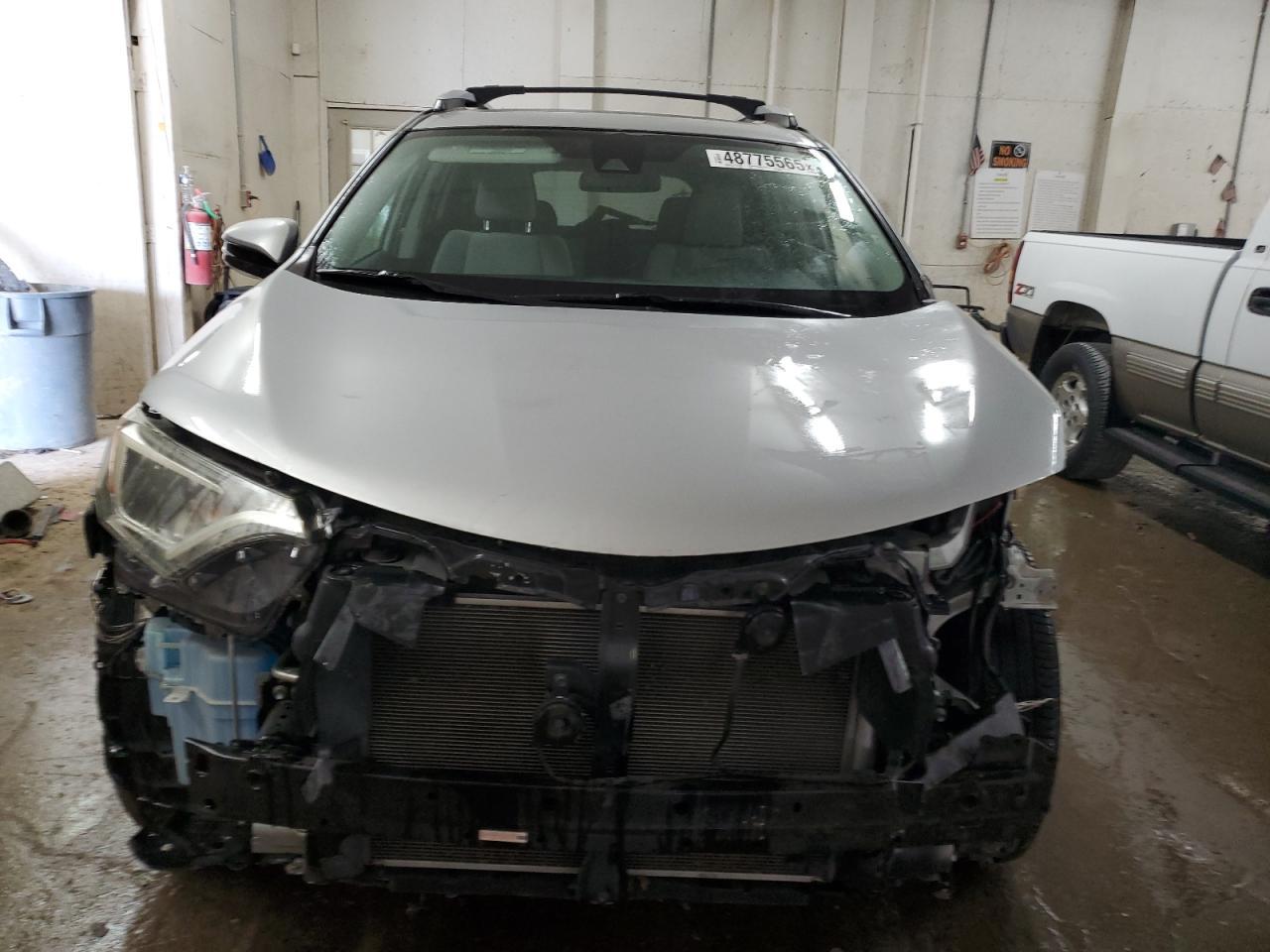 2017 TOYOTA RAV4 XLE - Image 5