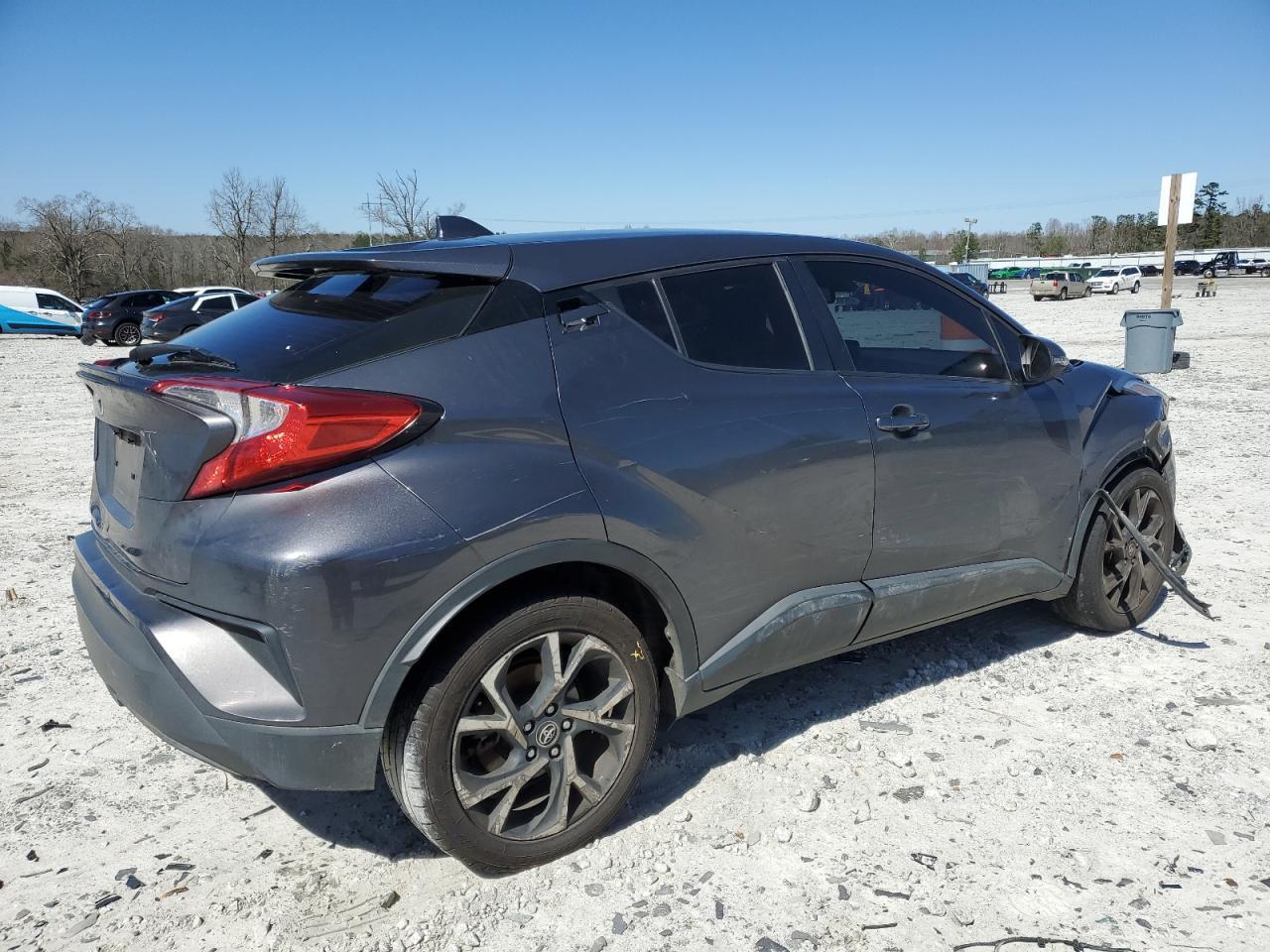 2019 TOYOTA C-HR XLE - Фото 3
