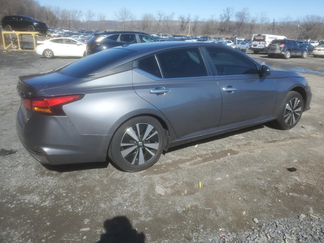 2022 NISSAN ALTIMA SV - Image 3