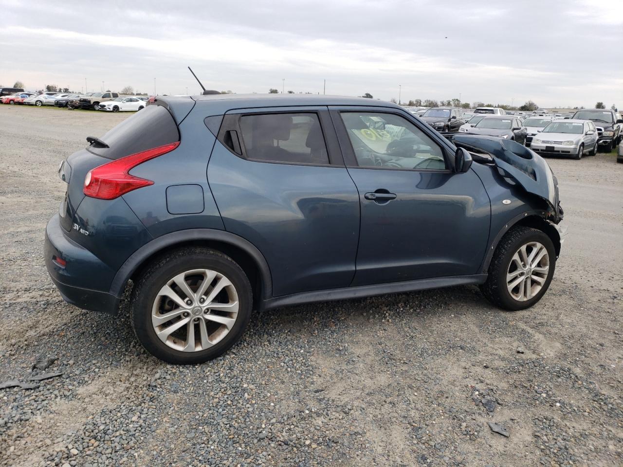 2011 NISSAN JUKE S - Фото 3