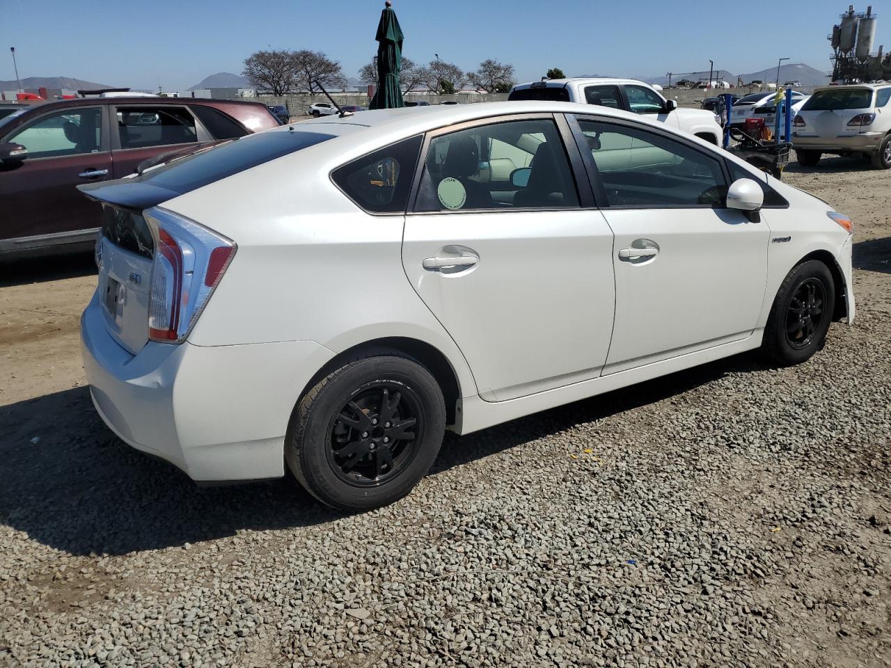 2015 TOYOTA PRIUS - Фото 3