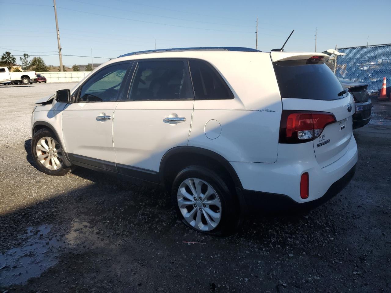 2015 KIA SORENTO EX - Image 2