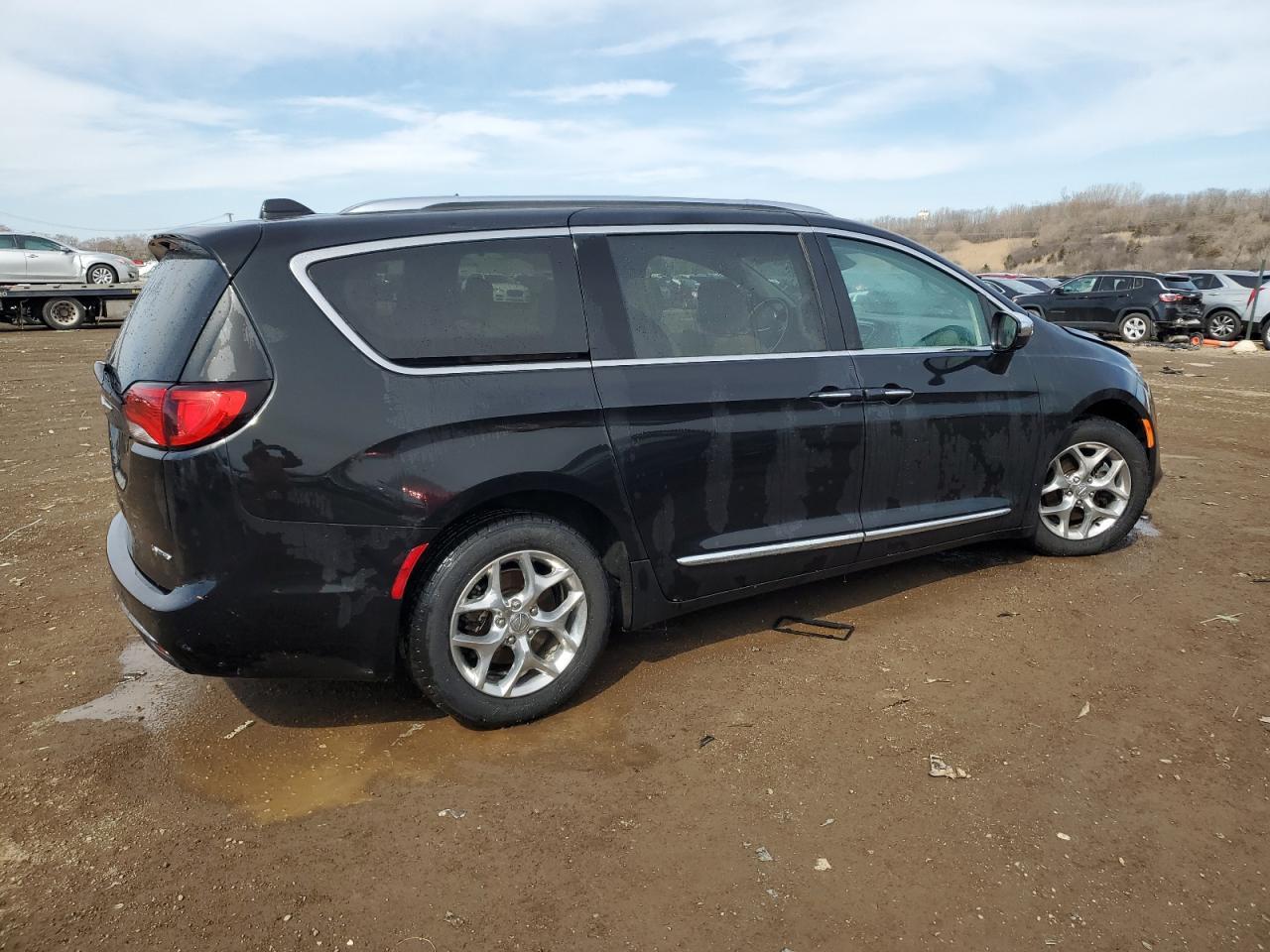 2017 CHRYSLER PACIFICA L - Image 3
