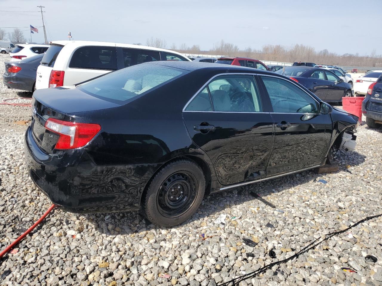 2014 TOYOTA CAMRY L - Фото 3