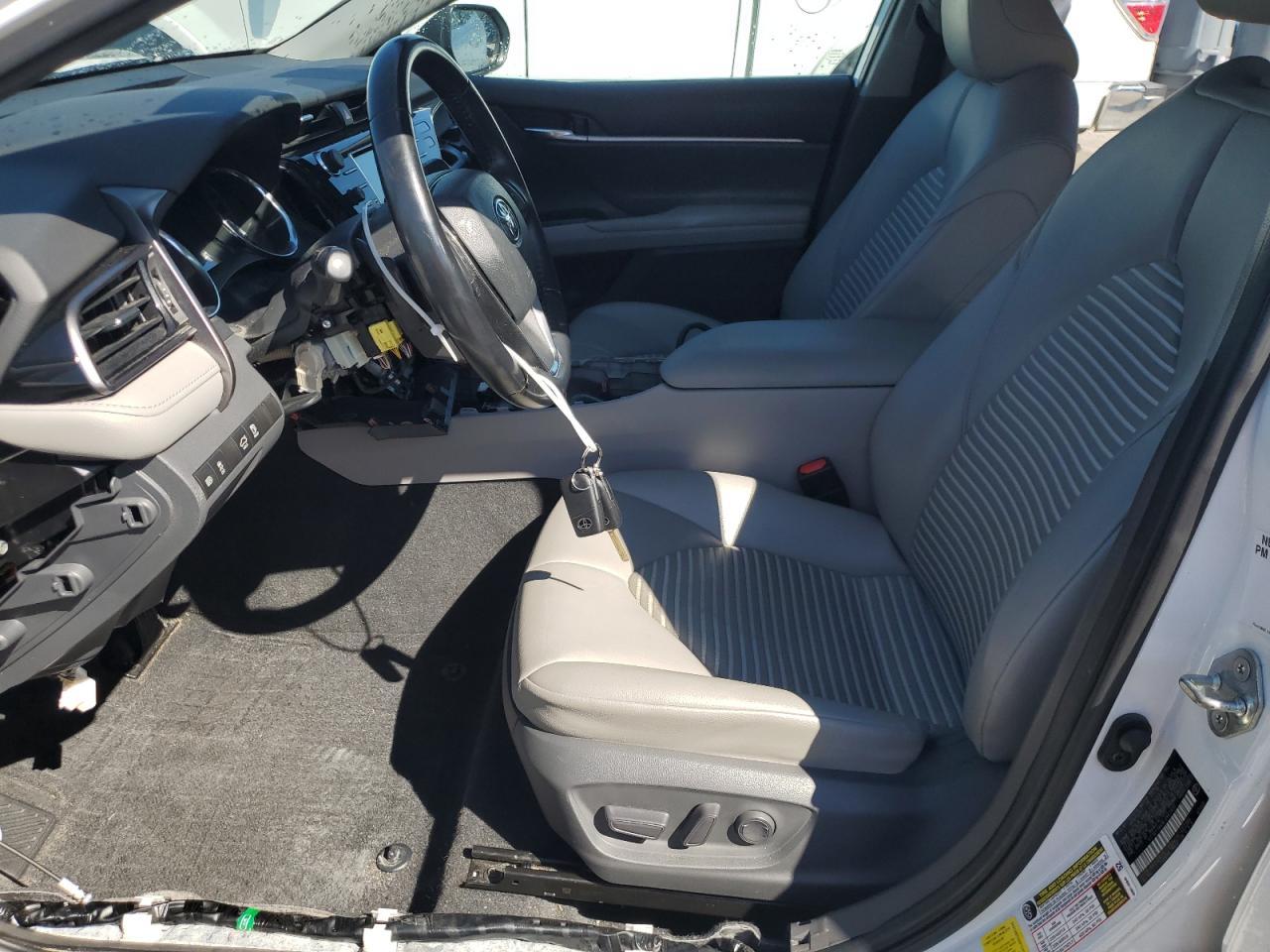 2020 TOYOTA CAMRY SE - Image 7