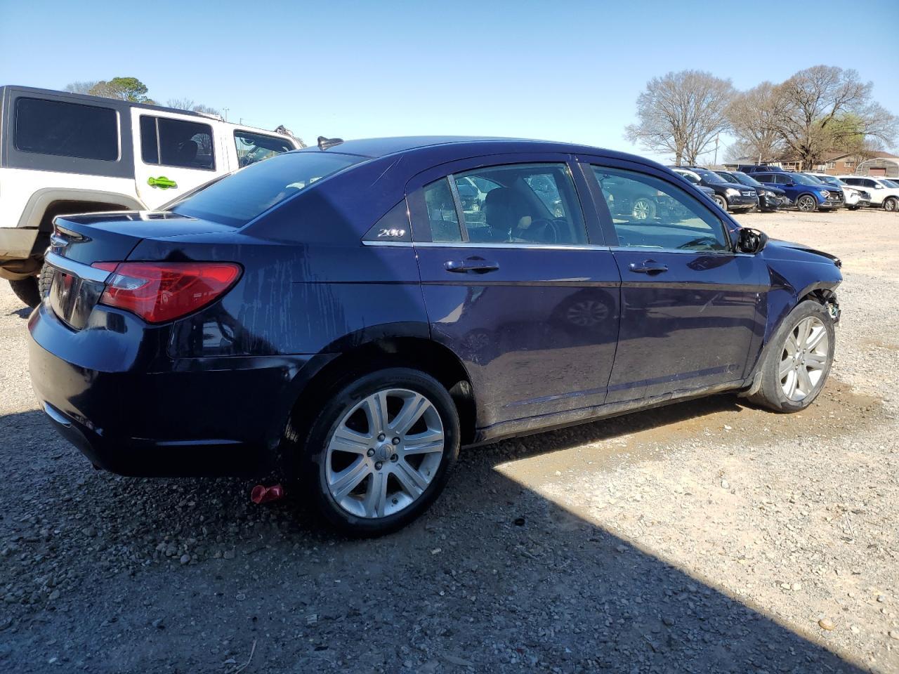 2013 CHRYSLER 200 LX - Фото 3