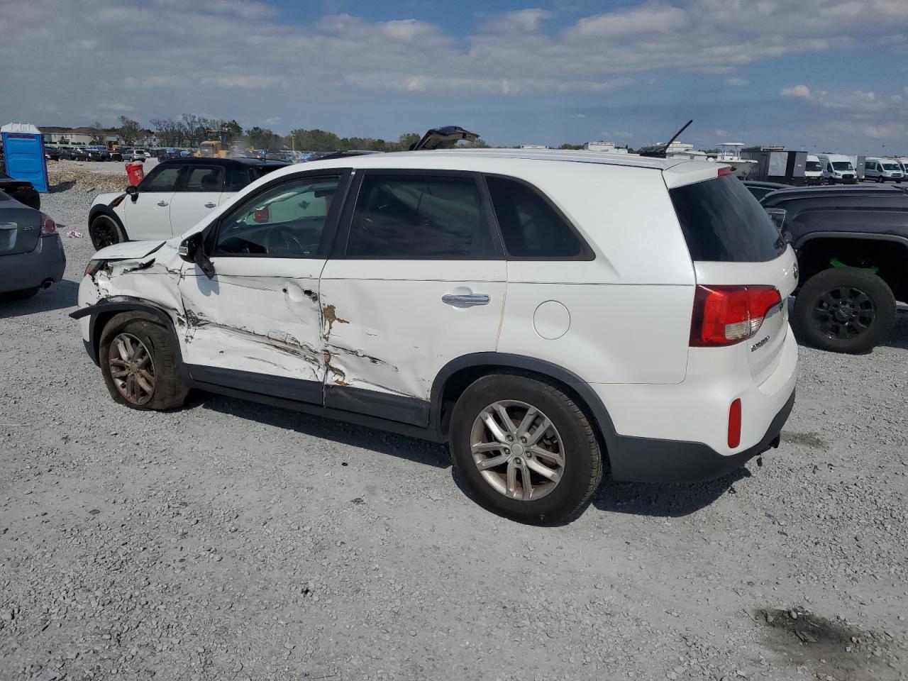 2014 KIA SORENTO LX - Image 2