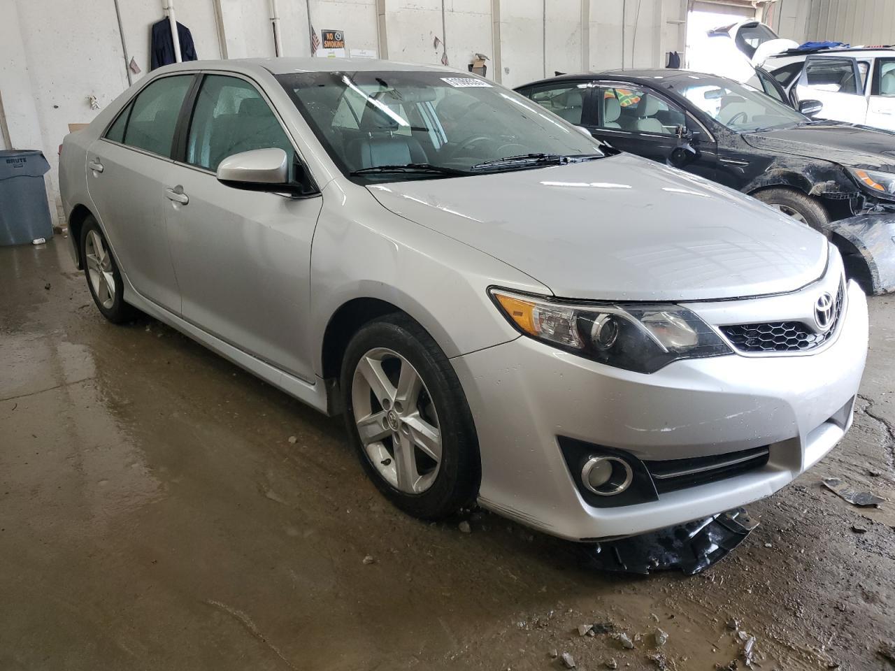 2014 TOYOTA CAMRY L - Image 4