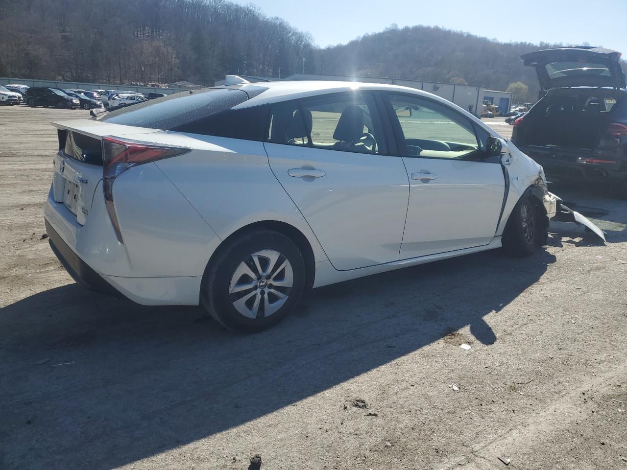 2016 TOYOTA PRIUS - Фото 3