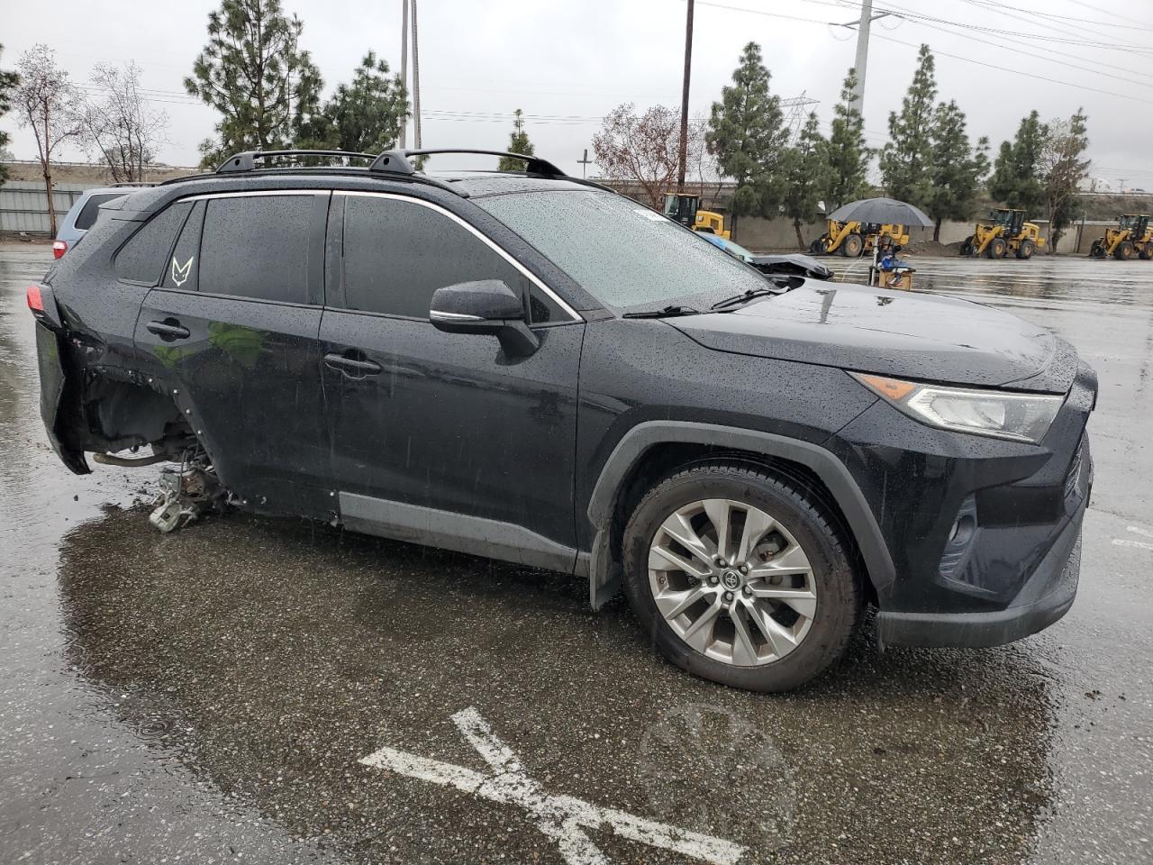 2019 TOYOTA RAV4 XLE P - Image 4