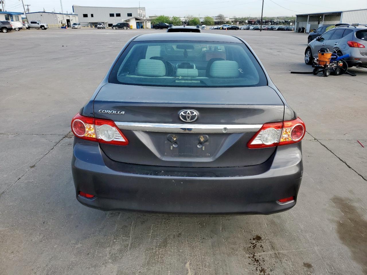 2013 TOYOTA COROLLA BA - Фото 6
