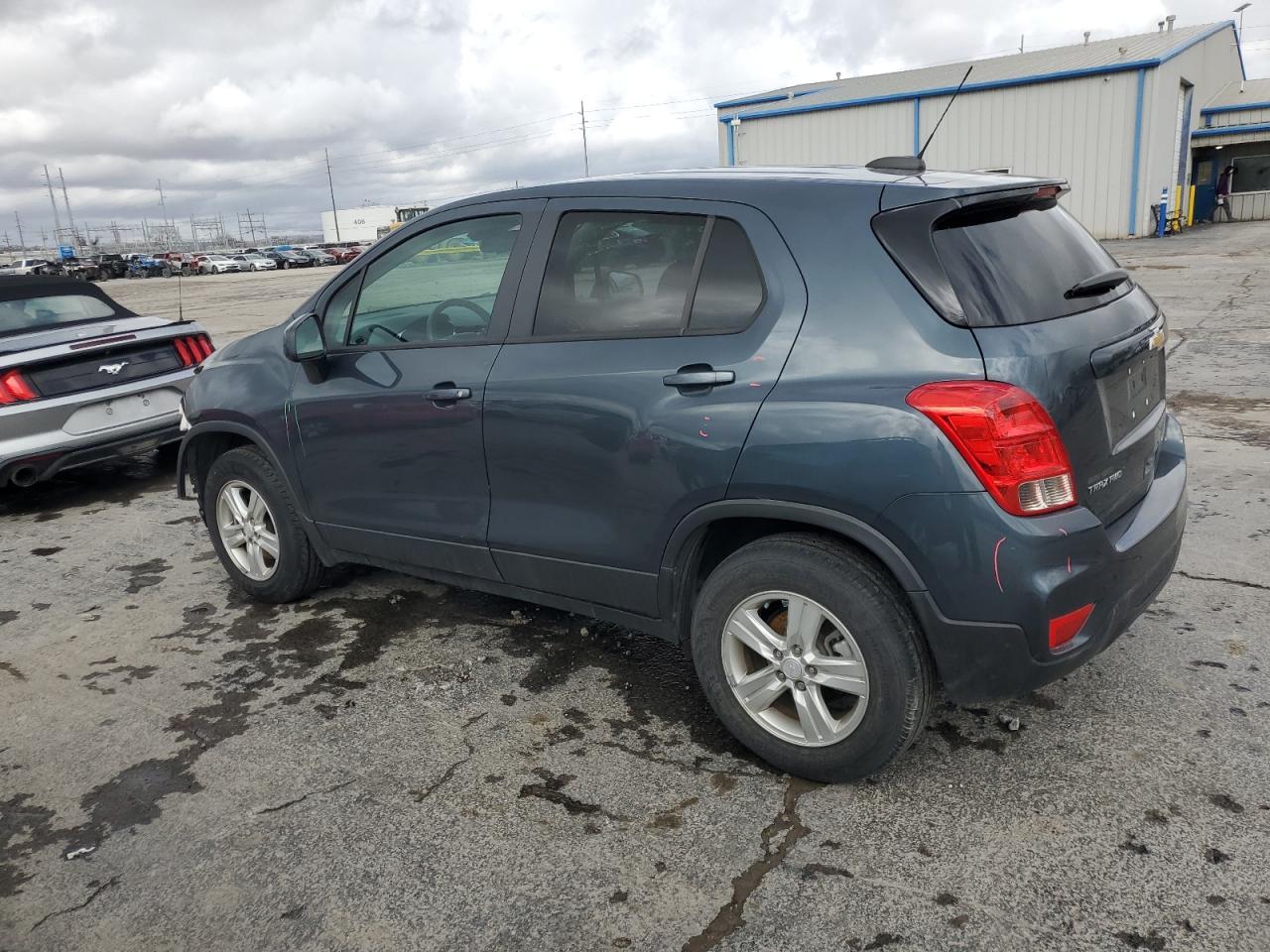 2021 CHEVROLET TRAX LS - Image 2