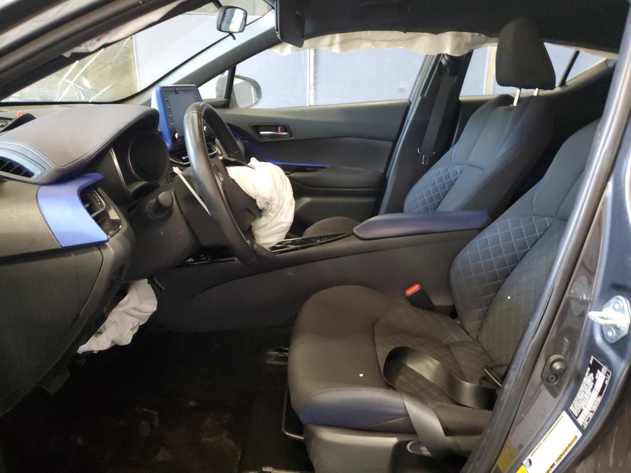 2021 TOYOTA C-HR XLE - Фото 7