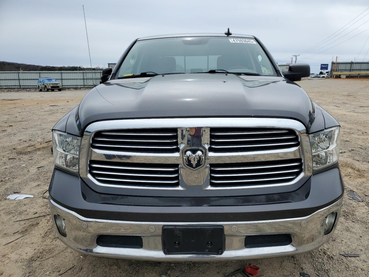 2017 RAM 1500 SLT - Image 5