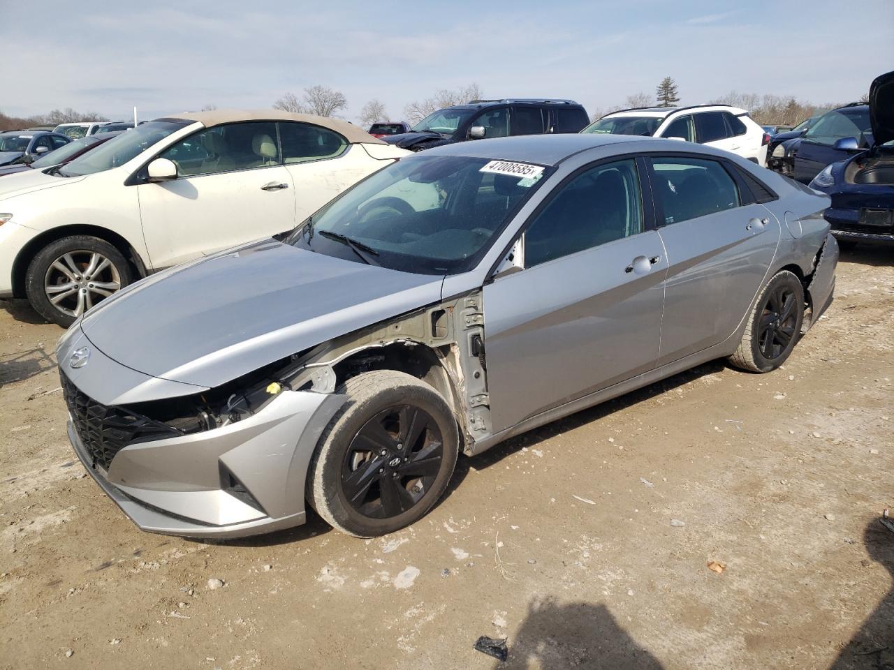 2022 HYUNDAI ELANTRA SE