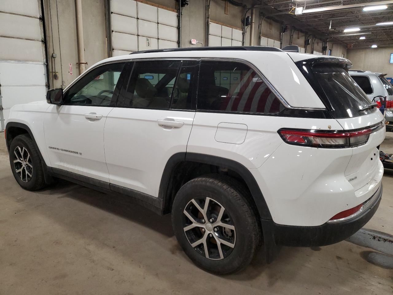 2024 JEEP GRAND CHER - Image 2