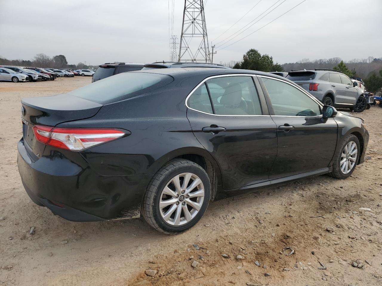 2018 TOYOTA CAMRY L - Фото 3